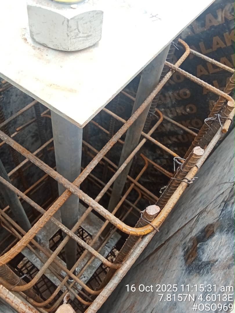 Reinforced concrete column formwork during structural build-out